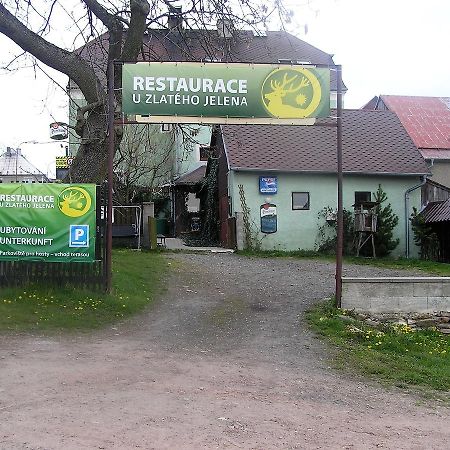 Restaurace U Zlateho Jelena Hotel Vysluni Kültér fotó