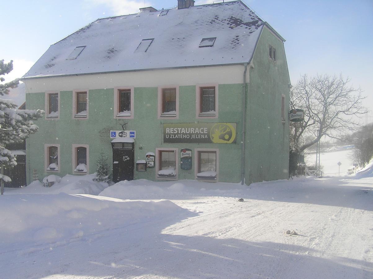 Restaurace U Zlateho Jelena Hotel Vysluni Kültér fotó